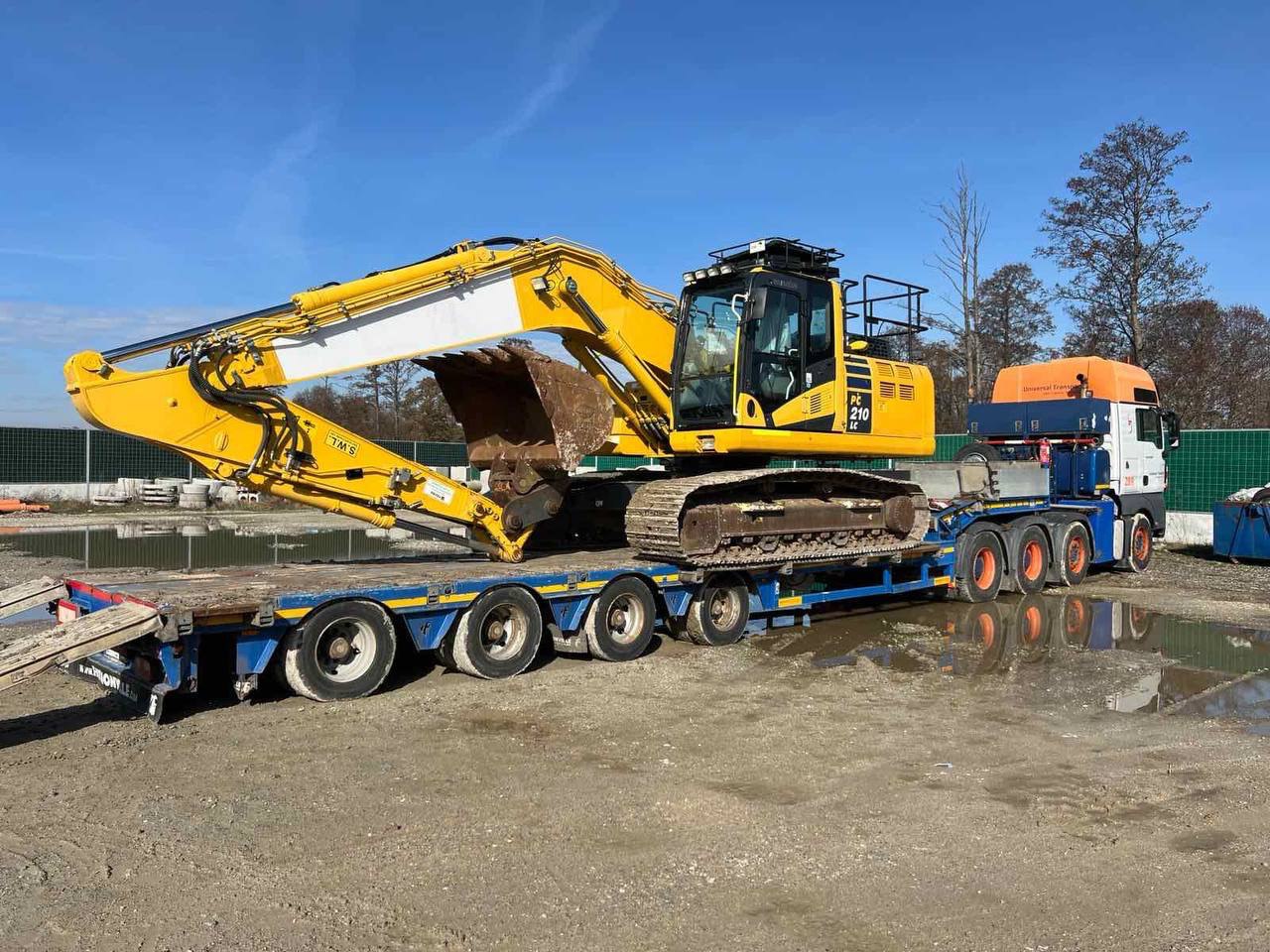 Екскаватор Komatsu PC210LC-11